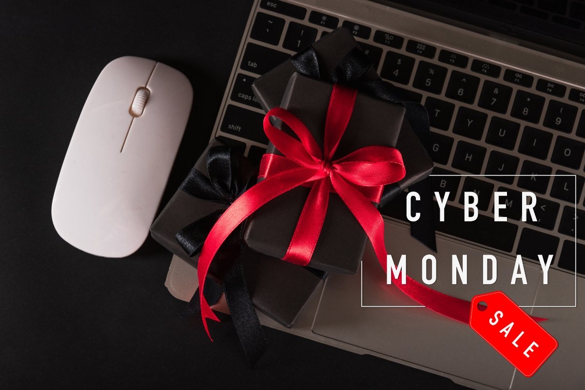 cyber monday holiday facebook ads