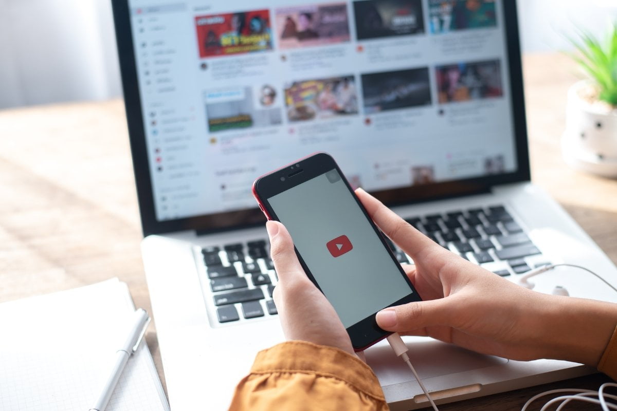 How to Use Content Syndication to Increase Website Traffic 6 content syndication with youtube