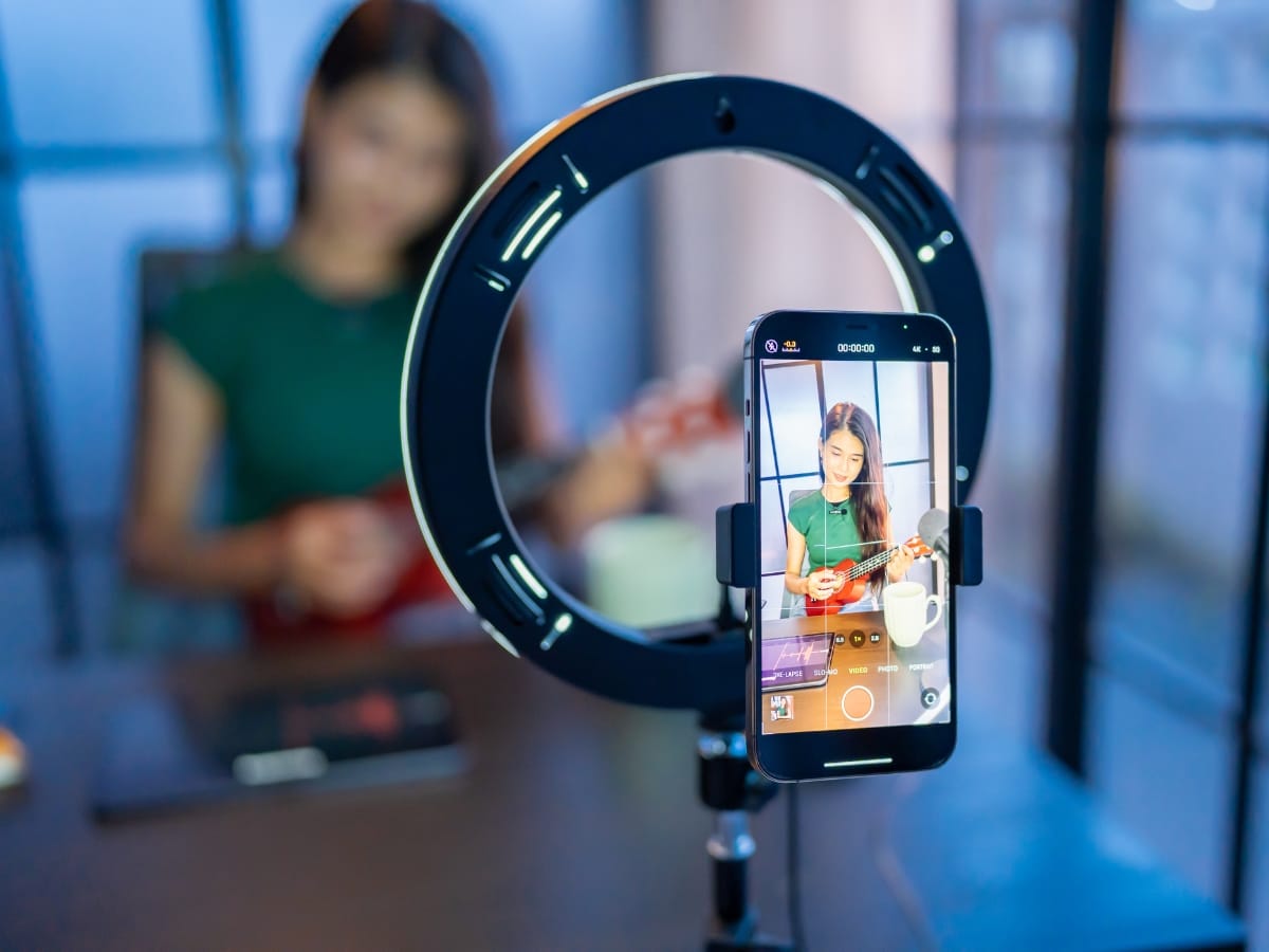 Optimizing Video Content for Search Engines: A Guide 2 optimizing video content 1