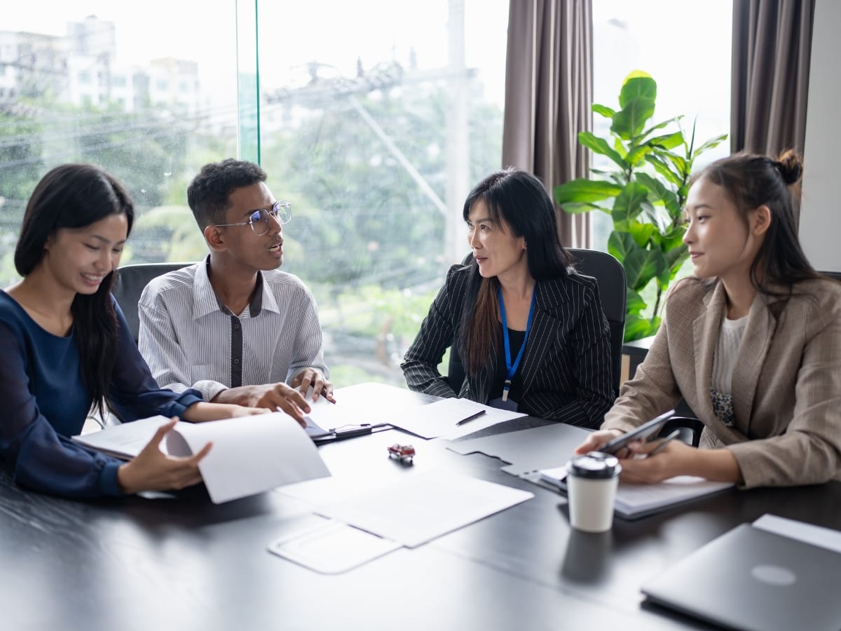 Geo-Fencing: Targeted Marketing for Specific Locations 6 targeted marketing 5